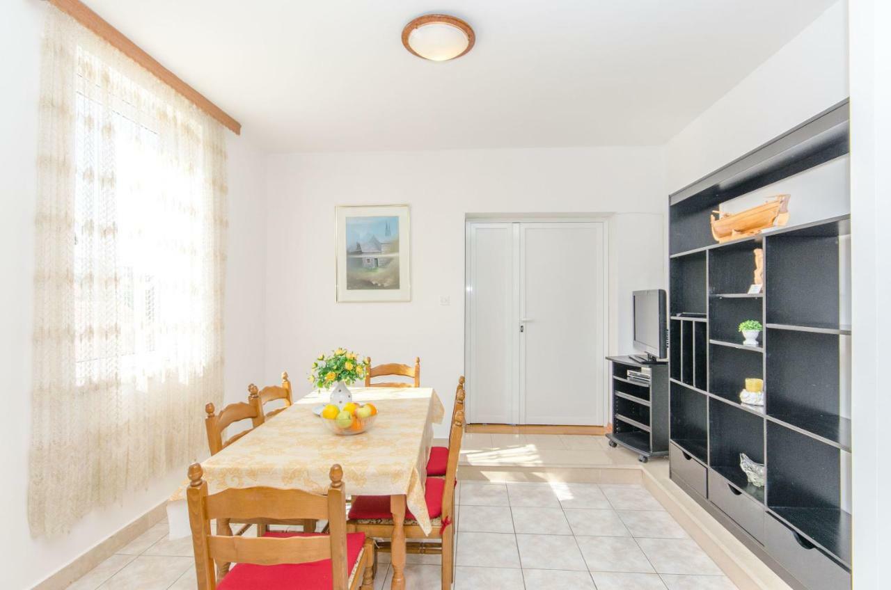Apartments And Room Sun & Sea Podgora Exteriör bild